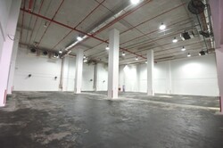 Ground floor 11m Ceiling 30Kn Warehouse (D17), Warehouse #431725861